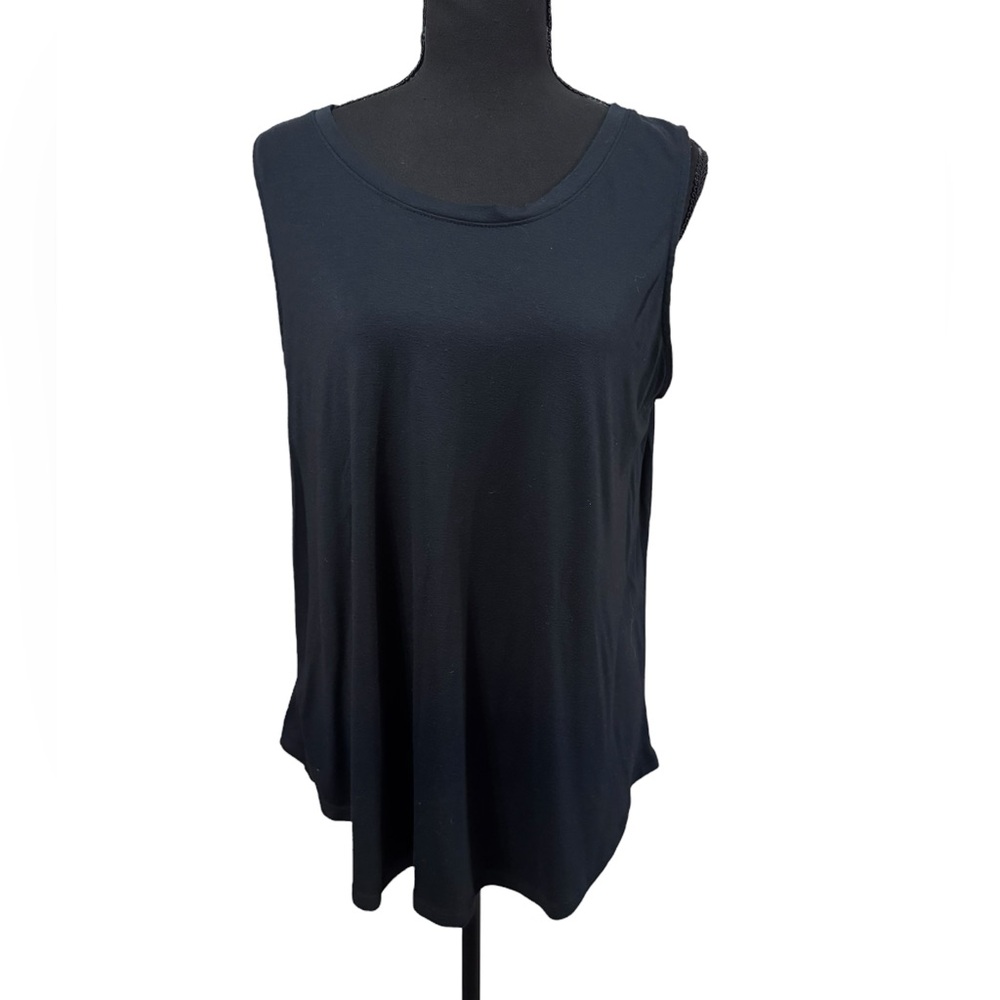 Women’s black drapey tank top size L
